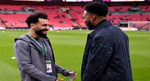 محمد صلاح يتجول في ملعب ويمبلي قبل مباراة تشيلسي وليفربول