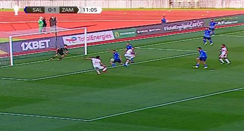 مصطفى شلبي يهدر فرصة هدف في مباراة أبو سليم والزمالك