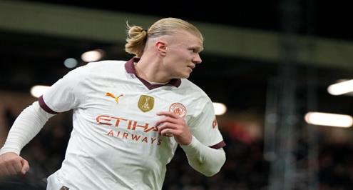 هاتريك.. هدف مانشستر سيتي الثالث أمام لوتون (هالاند)