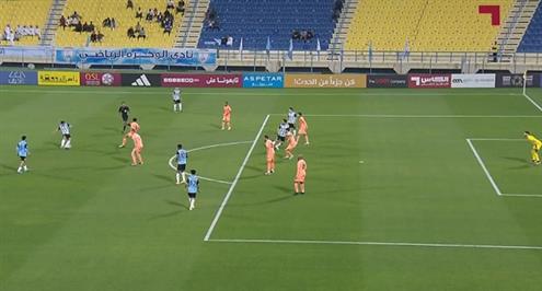 حمدي فتحي يساهم فى الهدف الثاني للوكرة أمام أم صلال