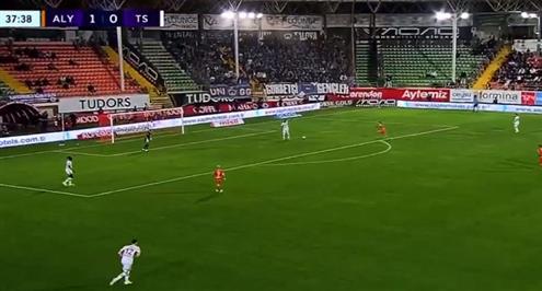 خطأ كوميدي .. هدف ألانيا سبور الثاني أمام طرابزون