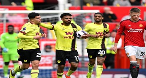 هدف بيرنلي الأول أمام مانشستر يونايتد (أمدوني)