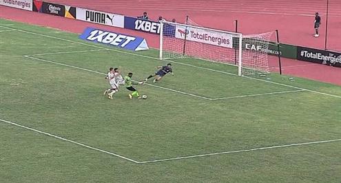 انقاذ من عواد بعد تسديدة خطيرة لدريمز