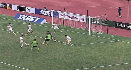 انقاذ من عواد بعد تسديدة من أنطوي