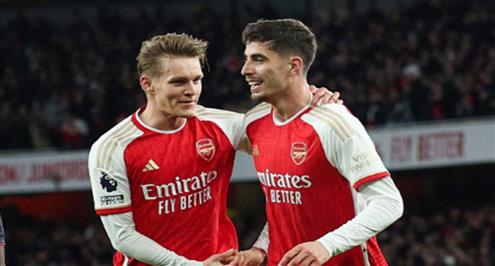 هدف أرسنال الأول أمام لوتون تاون