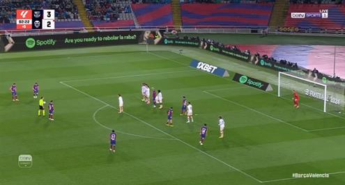 هدف برشلونة الرابع أمام فالنسيا (ليفاندوفسكي)