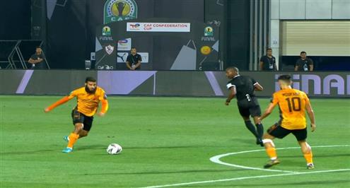 تسديدة خطيرة من  ياسين لبحيري أمام الزمالك 