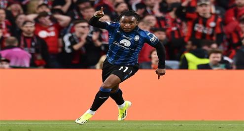 هدف أتالانتا الثاني أمام باير ليفركوزن (أديمولا لوكمان)