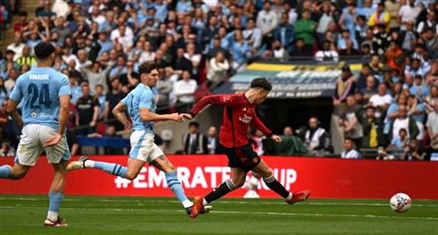 هدف مانشستر يونايتد الأول أمام مانشستر سيتي