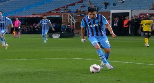تريزيجيه يصنع هدفا في مباراة طرابزون وأنقرة جوتشو