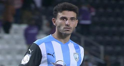 حمدي فتحي يهدر ركلة جزاء أمام معيذر في كأس أمير قطر