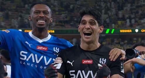 تصدي بونو الحاسم وفرحة هيسترية للاعبي الهلال أمام النصر