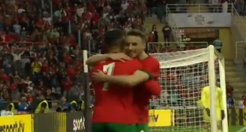 هدف البرتغال الثالث أمام ايرلندا (كريستيانو رونالدو)