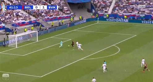 لوكاكو يهدر فرصة هدف مؤكد أمام سلوفاكيا