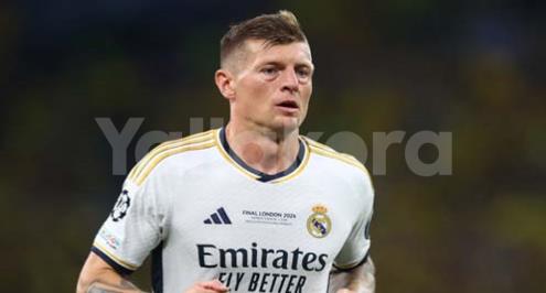 تحية جمهور ريال مدريد لتوني كروس في ظهوره الأخير مع الفريق