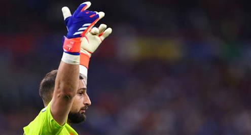 تسديدة صاروخية من فابيان رويز وتصدي رائع من دوناروما