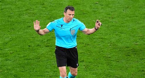 برأيك هل حرم الحكم ساكا من هدف أمام هولندا؟