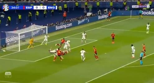 هل استحق منتخب إسبانيا ركلة جزاء أمام إنجلترا 