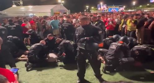 الشرطة تتدخل بعد أعمال شغب من جماهير منتخب إنجلترا