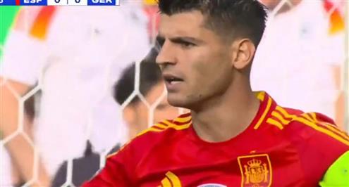 موراتا يهدر فرصة هدف لا تضيع أمام ألمانيا