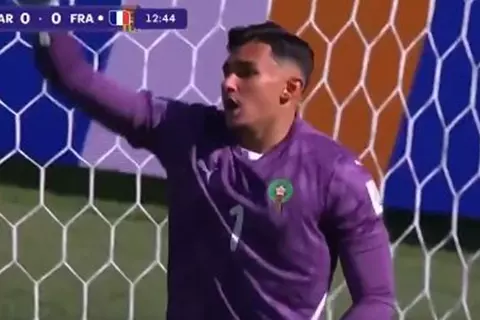 تصدي رائع من حارس المغرب أمام فرنسا في كأس العالم تحت 20 عاما