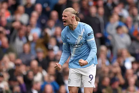 ثنائية هالاند أمام إيفرتون 