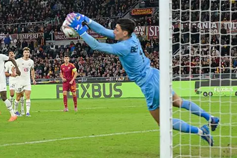 ليلة خالدة لأوزير.. الحارس الذي تصدى لثلاث ركلات جزاء معادة وأصبح بطل المباراة