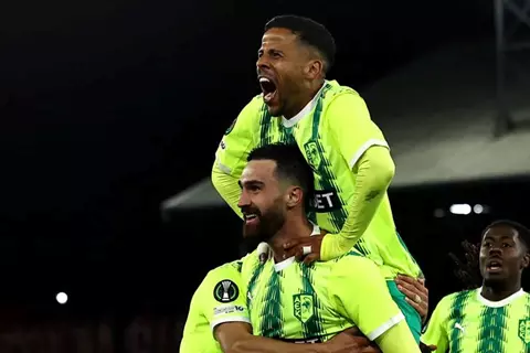 هدف أيك لارانكا أمام كريستال بالاس