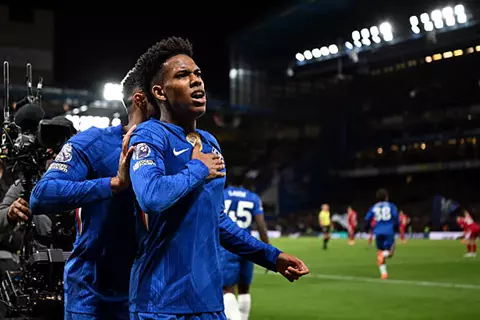 هدف تشيلسي الثاني أمام ليفربول (إستيفاو)