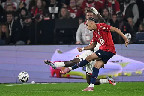 هدف ليل الأول أمام باريس سان جيرمان (إيثان مبابي)