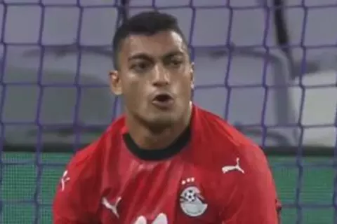 رأسية قوية من مصطفى محمد وتصدى حارس أوزبكستان