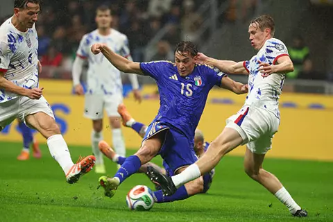 هدف إيطاليا الأول أمام النرويج (إسبوزيتو)