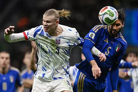 هدف النرويج الثالث أمام إيطاليا (هالاند)