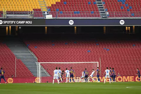 بعد 44 ثانية.. هدف ألافيس الأول أمام برشلونة (بابلو إيبانيز)