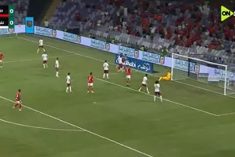 بسام يتصدى لتسديدة تريزيجيه 