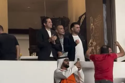 احتفال عماد متعب ومحمد فضل بعد فوز الأهلي بكأس السوبر المصري