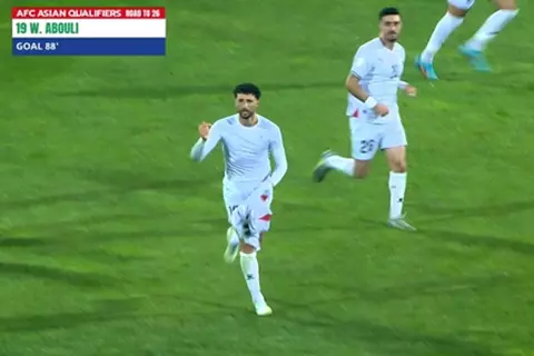 وسام أبو علي يسجل هدف منتخب فلسطين الأول أمام العراق