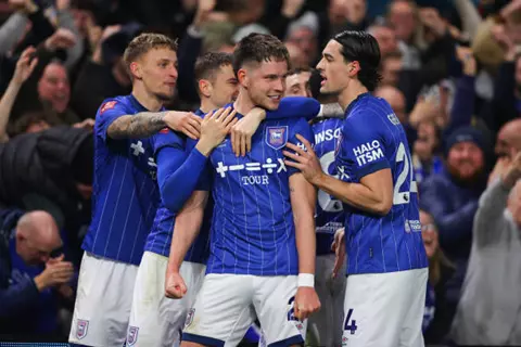 هدف إيبسويتش تاون الأول أمام نوتينجهام (جورج هيرست)