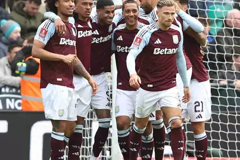 هدف أستون فيلا الثالث أمام بريستون نورث (جاكوب رامزي)