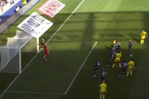 العارضة تمنع مصطفى محمد من تسجيل هدف أمام لوهافر 