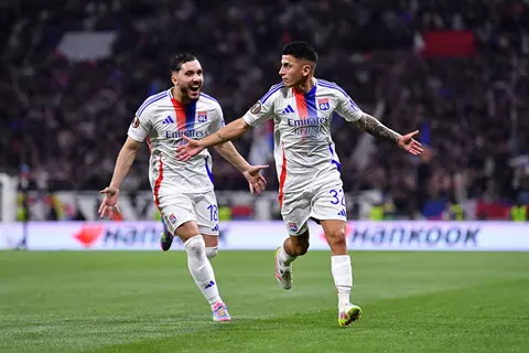 هدف ليون الأول أمام مانشستر يونايتد