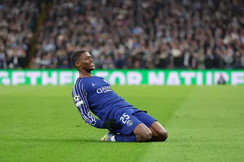 هدف باريس الثاني أمام أستون فيلا (نونو مينديش)