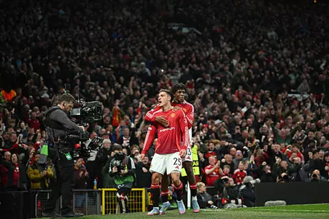 هدف مانشستر يونايتد الأول أمام ليون (أوجارتي)