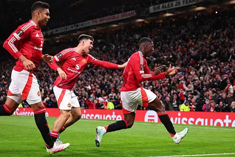 هدفان قاتلان لمانشستر يونايتد أمام ليون في دقيقة واحدة	