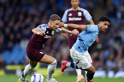 رأسية عمر مرموش أمام أستون فيلا 