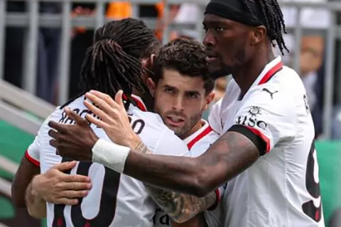 أهداف مباراة فينيزيا وميلان