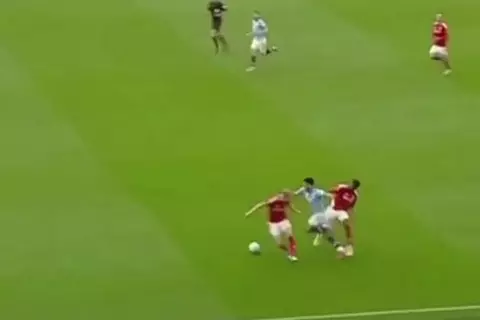 مهارة عمر مرموش أمام نوتينجهام