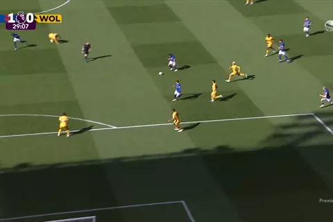 تسديدة قوية من سام مرسي أمام وولفرهامبتون