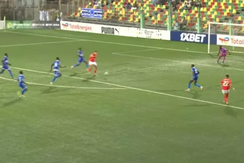 هدف ضائع من جراديشار أمام الهلال السوداني