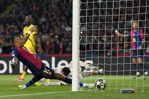 هدف برشلونة الأول أمام بروسيا دورتموند